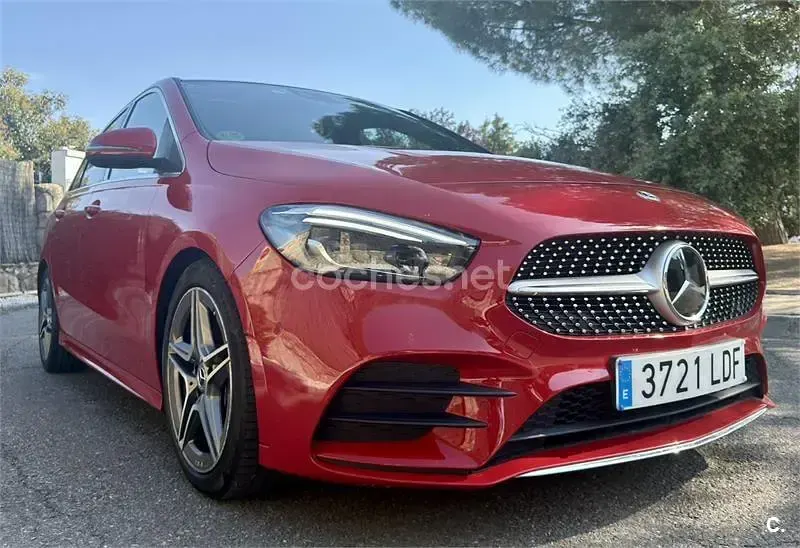 Usado Mercedes B200 150 CV (110 kW) 2021 Rojo Utilitario