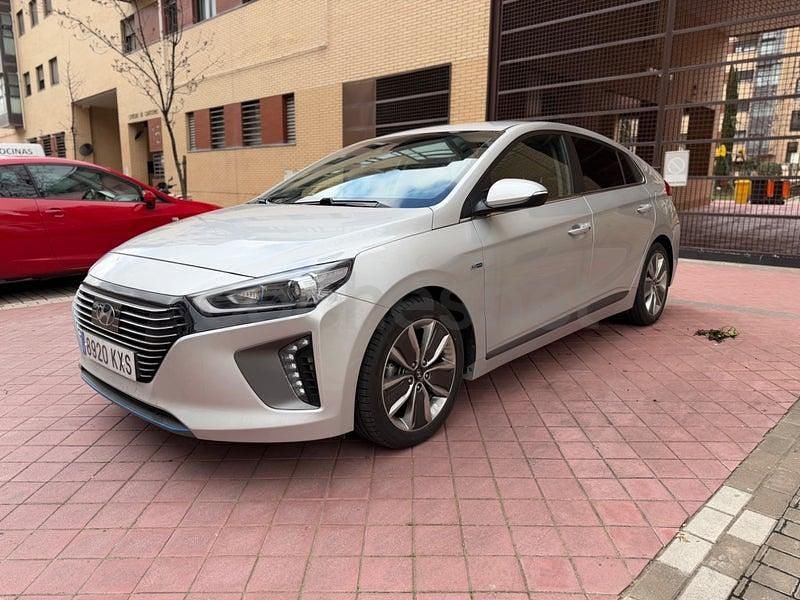 Usado Hyundai Ioniq 141 CV (103 kW) 2019 Gris / plata Utilitario