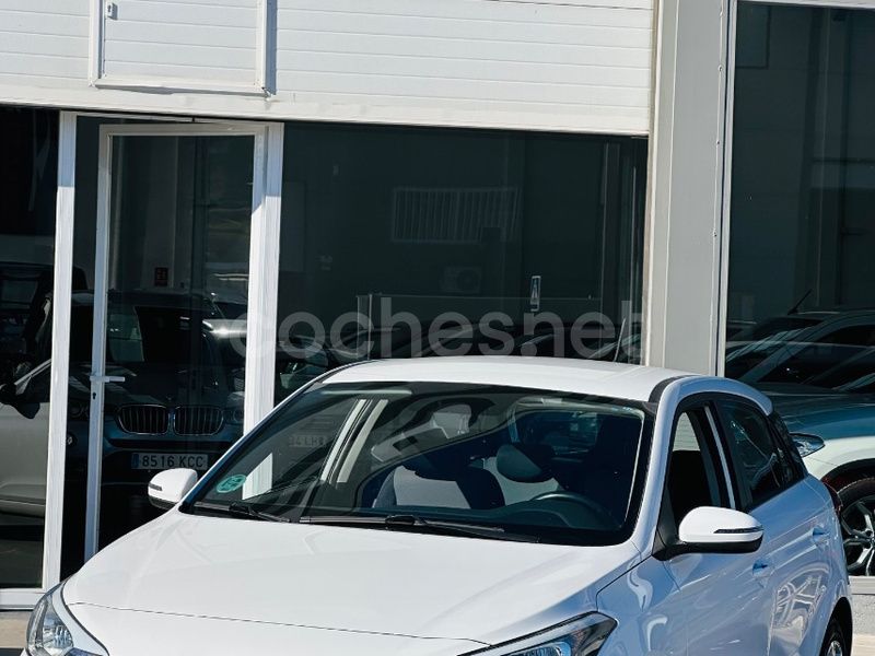 Blanco Usado 2020 Hyundai i20 Berlina | 9999 € (Precio justo) - Imagen 1/4