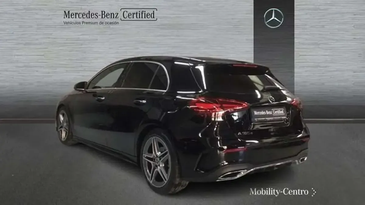 Usado Mercedes A180 109 CV (80 kW) 2024 Negro Utilitario