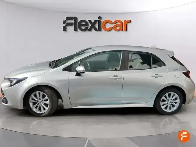 Usado Toyota Corolla Active 140 CV (102 kW) 2024 Gris Berlina