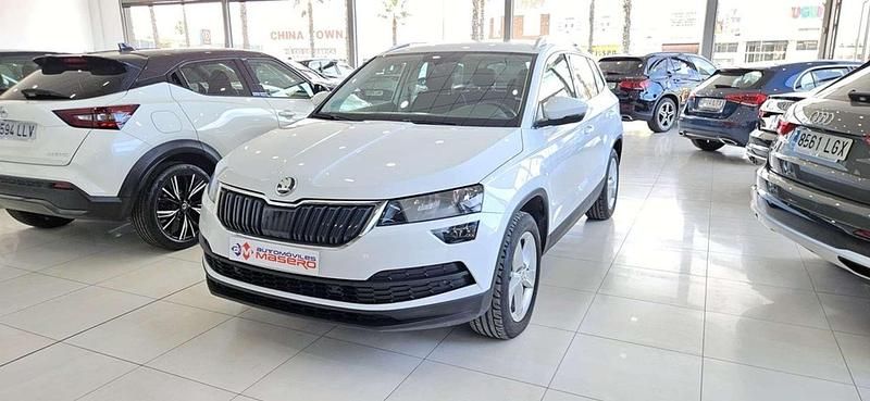 Usado Skoda Karoq Ambition 150 CV (110 kW) 2022 Blanco SUV