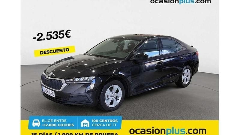 Negro Usado 2021 Skoda Octavia Active Utilitario | 16.889 € (Buen precio) - Imagen 1/4