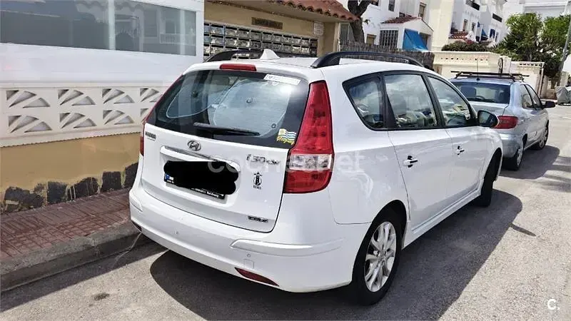 Käytetty Hyundai i30 Comfort 90 HP (66 kW) 2010 Valkoinen Farmari