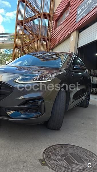 Usado Ford Kuga Vignale 190 CV (139 kW) 2023 Gris / plata SUV