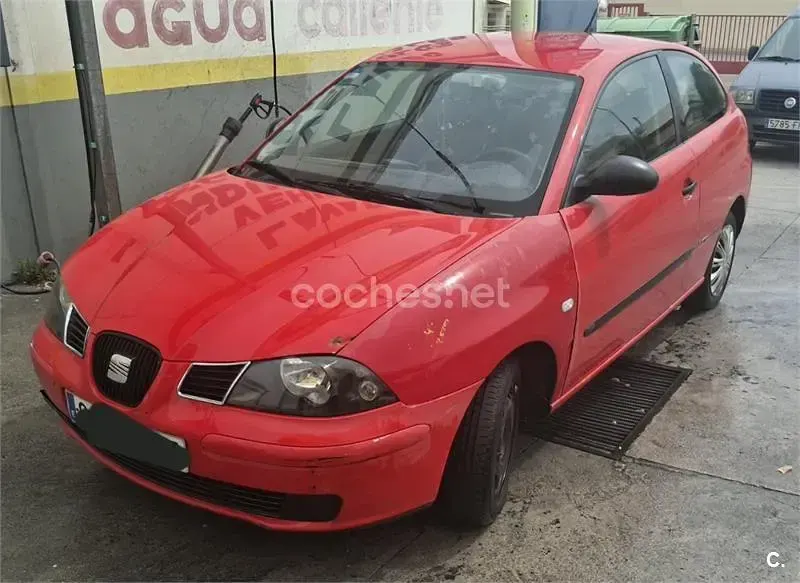 Usado Seat Ibiza Stella 75 CV (55 kW) 2003 Rojo Utilitario