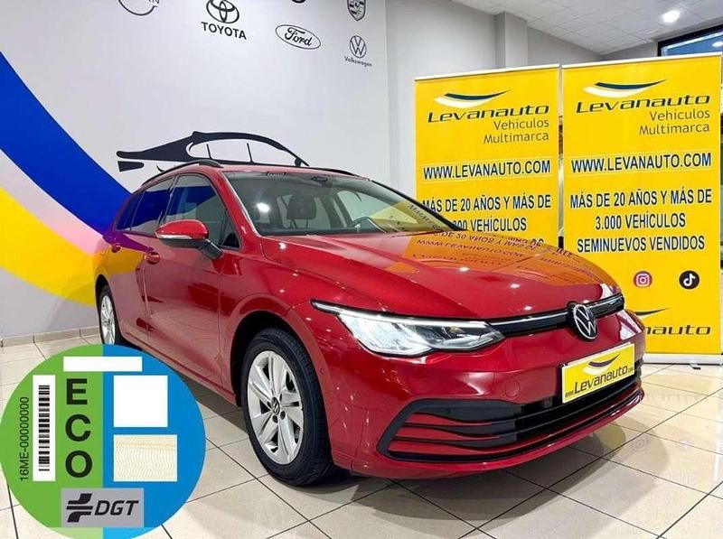 Usado VW Golf VIII Life 110 CV (80 kW) 2022 Burdeos Familiar