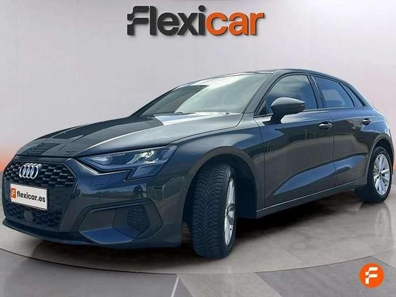 Usado Audi A3 110 CV (80 kW) 2023 Gris Berlina