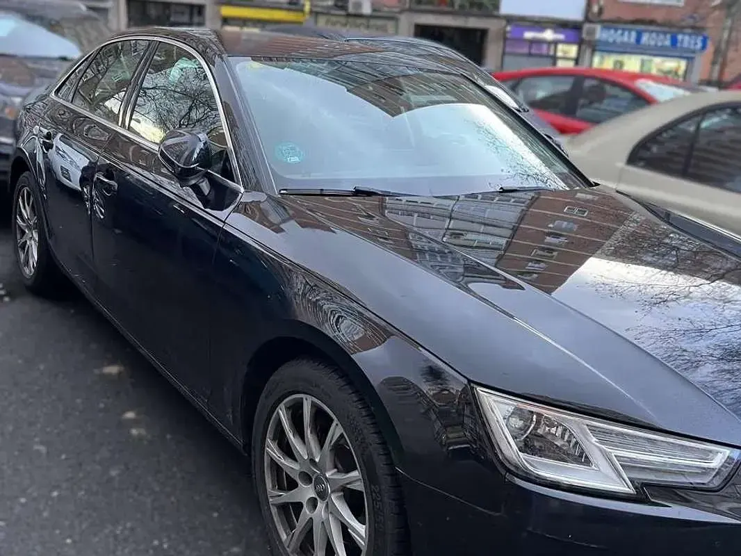 Usado Audi A4 Design 150 CV (110 kW) 2018 Negro Berlina