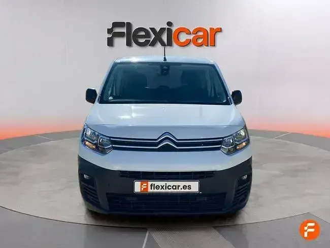 Usado Citroën Berlingo Feel 102 CV (75 kW) 2020 Blanco Monovolumen
