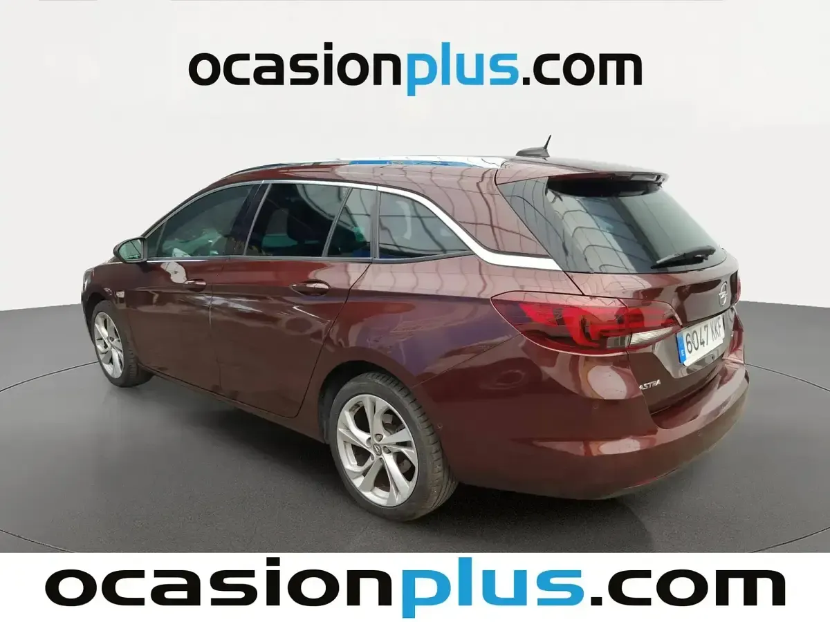 Usado Opel Astra Dynamic 150 CV (110 kW) 2018 Rojo Familiar