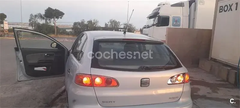 Usado Seat Ibiza 75 CV (55 kW) 2003 Azul Utilitario