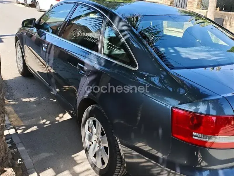 Usado Audi A6 177 CV (130 kW) 2006 Azul Berlina