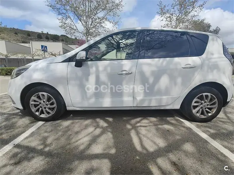 Usado Renault Scenic E-Tech Dynamique 110 CV (80 kW) 2012 Blanco Monovolumen