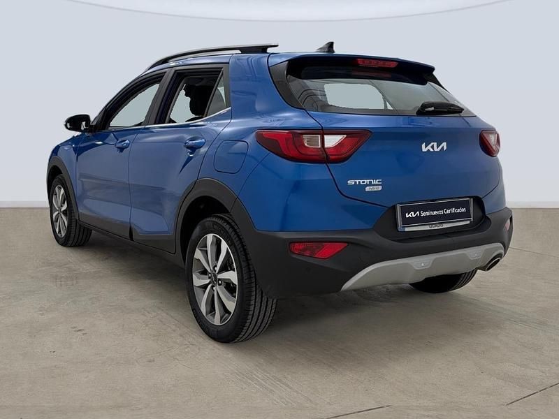 Usado Kia Stonic 100 CV (73 kW) 2025 Azul SUV