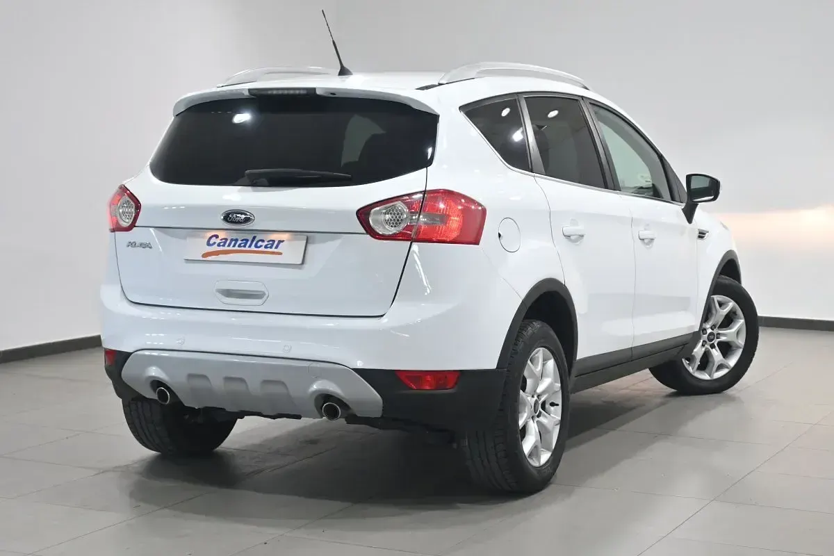Usado Ford Kuga Trend 140 CV (102 kW) 2011 Blanco SUV