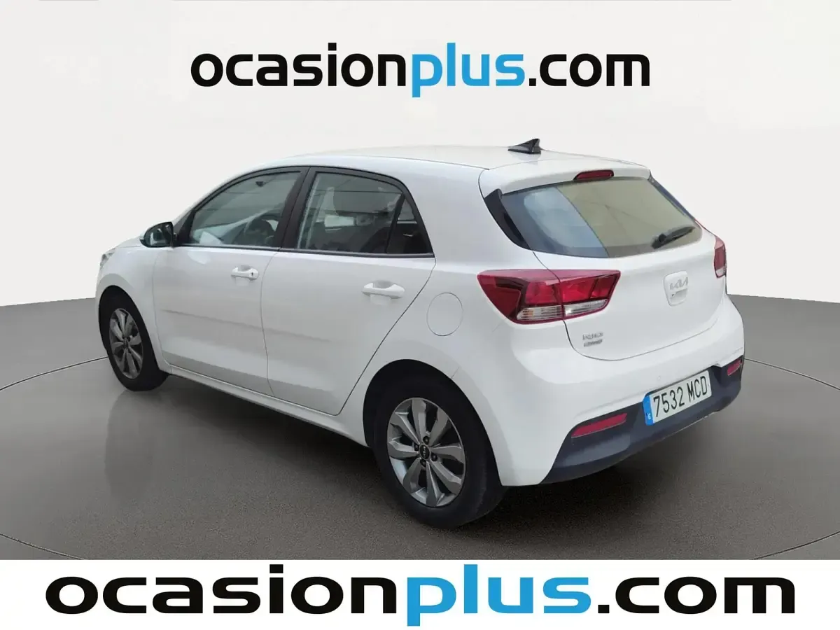 Usado Kia Rio 101 CV (74 kW) 2022 Blanco Utilitario