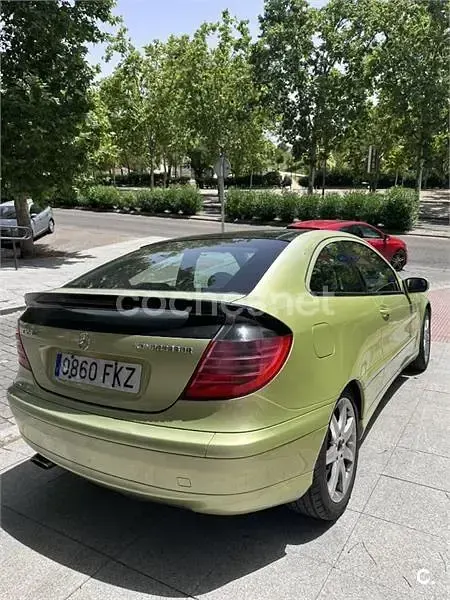 Usado Mercedes C230 197 CV (144 kW) 2002 Verde Berlina