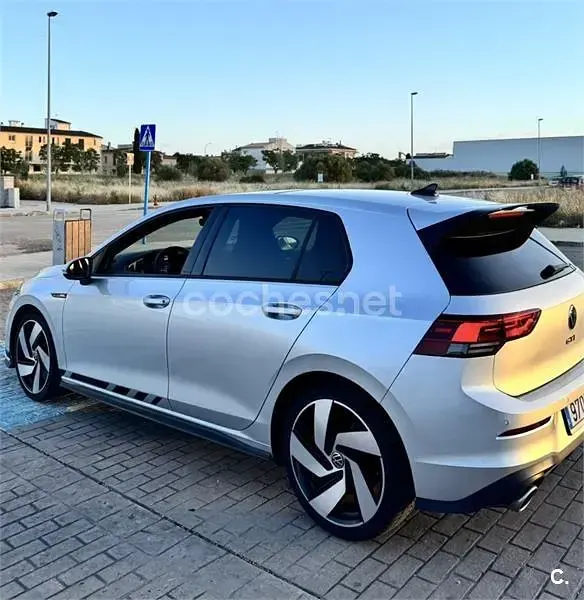 Usado VW Golf VIII GTI Clubsport 301 CV (221 kW) 2022 Gris / plata Berlina