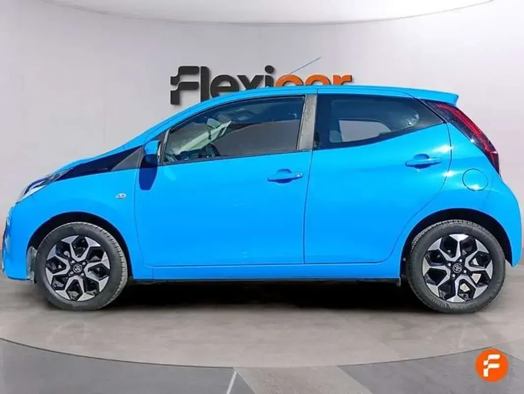 Usado Toyota Aygo X-cite 72 CV (52 kW) 2020 Azul Utilitario