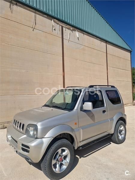 Usado Suzuki Jimny 85 CV (62 kW) 2006 Gris / plata SUV