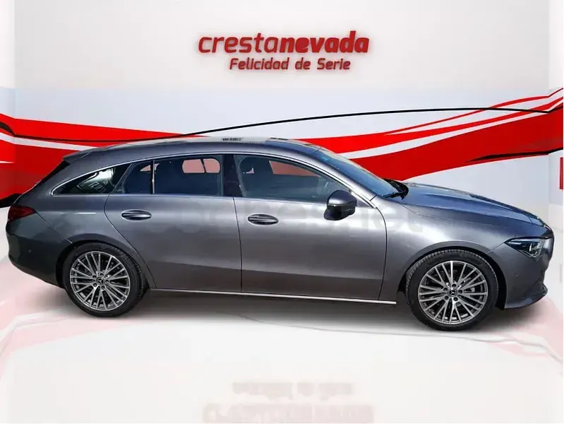 Usado Mercedes CLA200 Shooting Brake 163 CV (119 kW) 2022 Gris / plata Familiar