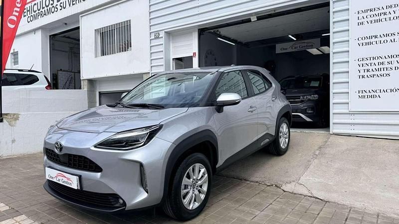Usado Toyota Yaris Cross Active 125 CV (91 kW) 2023 Gris SUV