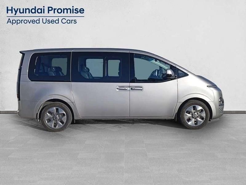 Usado Hyundai Staria 227 CV (166 kW) 2025 Gris Monovolumen