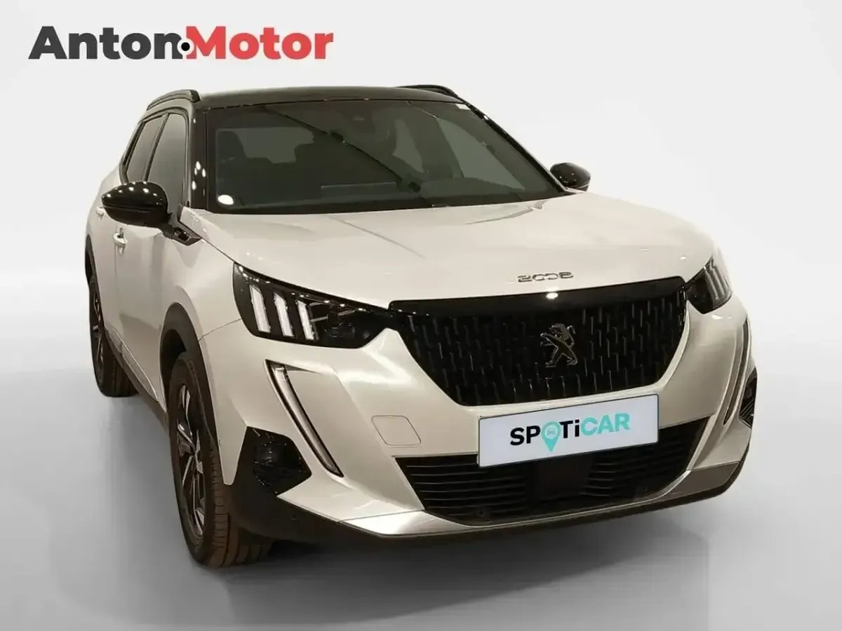 Usado Peugeot 2008 GT 130 CV (95 kW) 2022 Blanco SUV