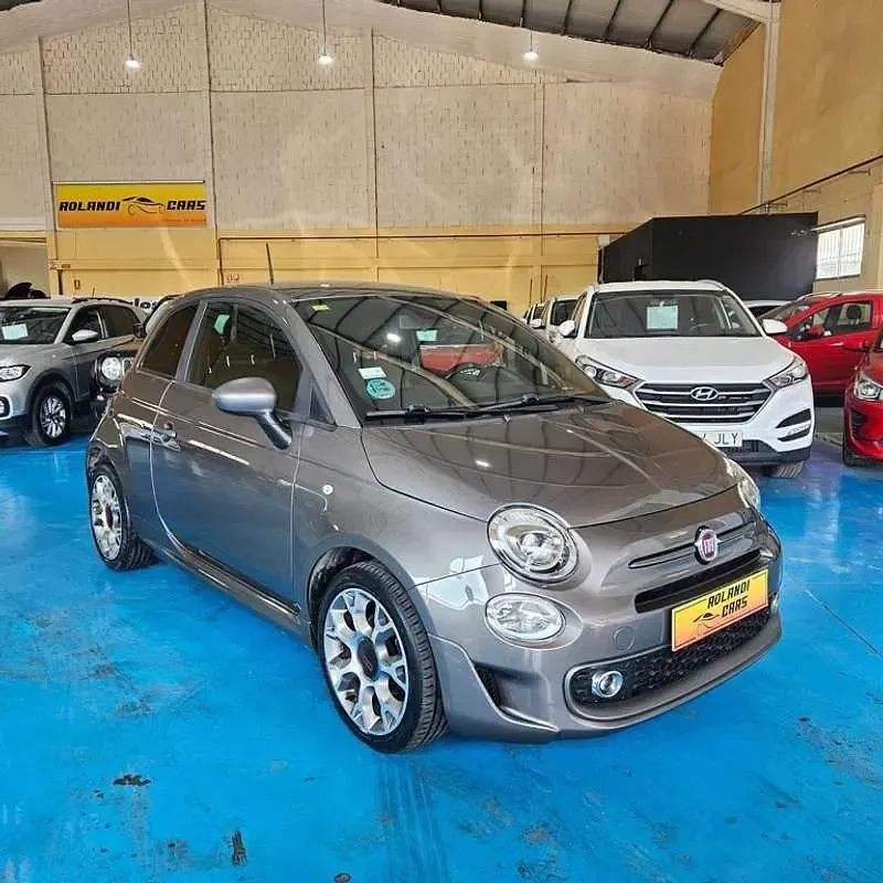 Usado Fiat 500 Lounge 69 CV (50 kW) 2018 Gris Utilitario