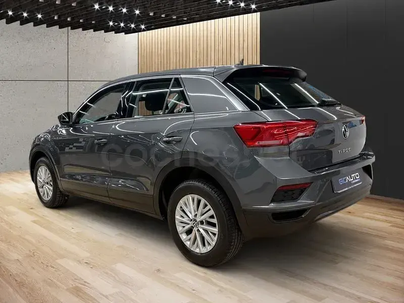 Usado VW T-Roc Edition 115 CV (84 kW) 2021 Gris / plata SUV