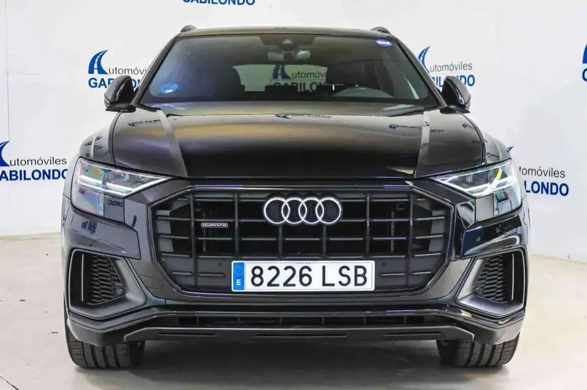 Usado Audi Q8 381 CV (280 kW) 2021 Negro SUV