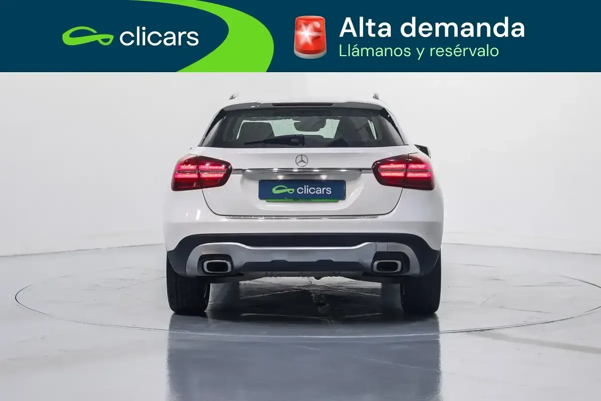 Usado Mercedes GLA180 122 CV (89 kW) 2019 Blanco SUV