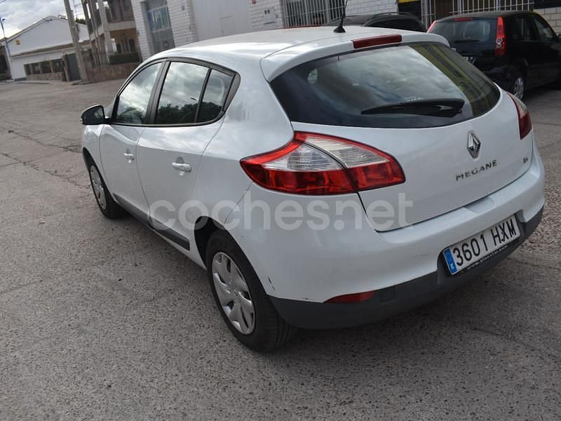 Usado Renault Mégane Intens 115 CV (84 kW) 2014 Blanco Berlina