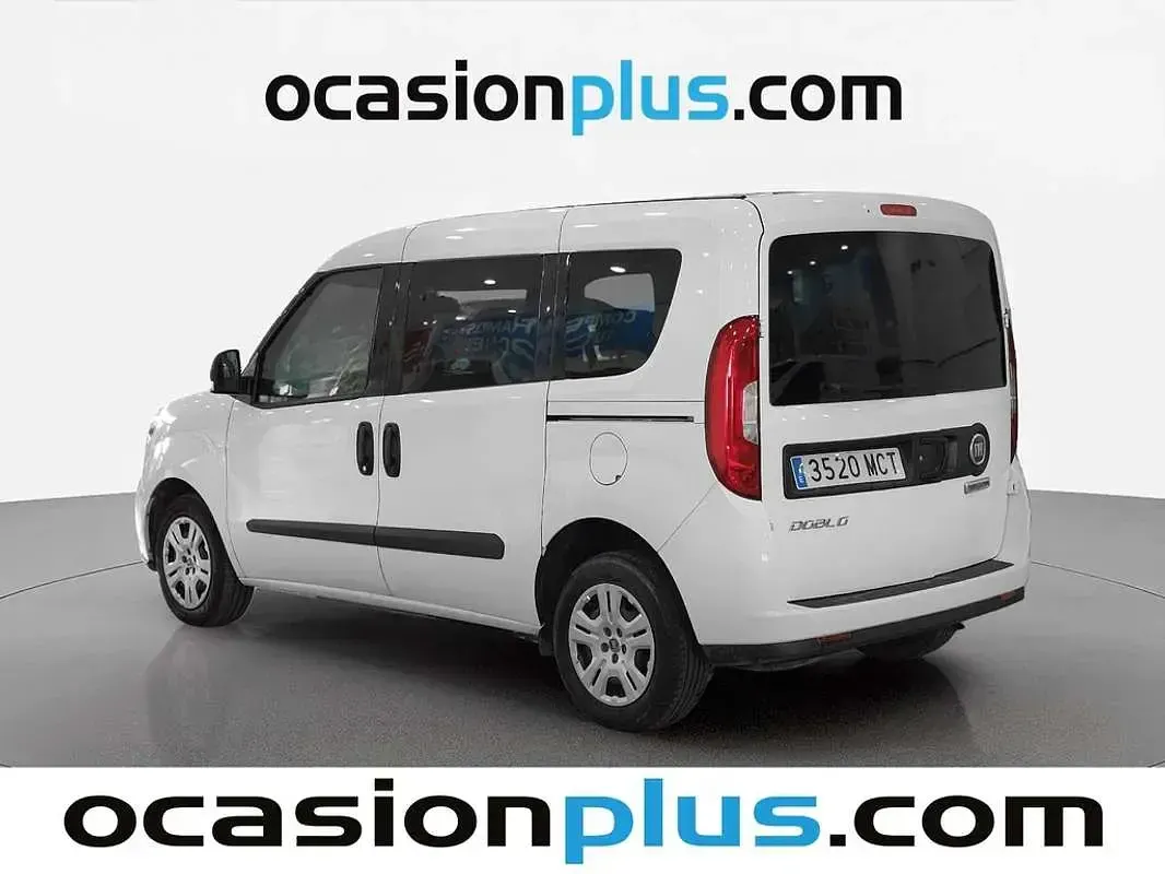 Usado Fiat Doblò 90 CV (66 kW) 2022 Blanco Monovolumen