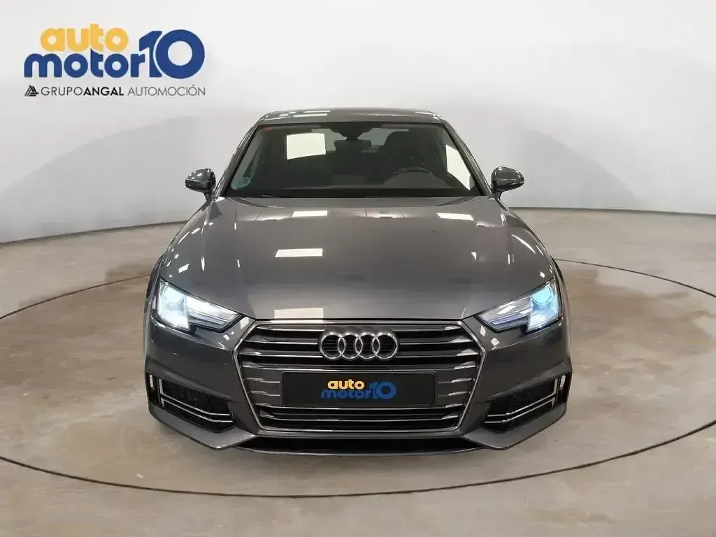 Usado Audi A4 S-Line 150 CV (110 kW) 2017 Gris Berlina