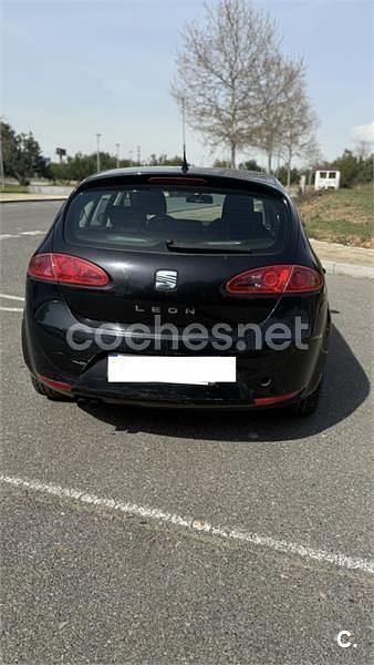 Usado Seat Leon Sport 140 CV (102 kW) 2006 Negro Utilitario