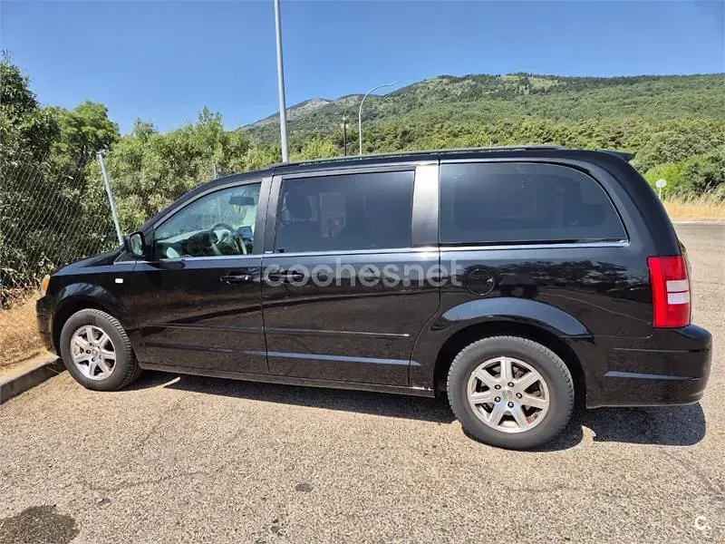 Usado Chrysler Grand Voyager Touring 163 CV (119 kW) 2008 Negro Monovolumen