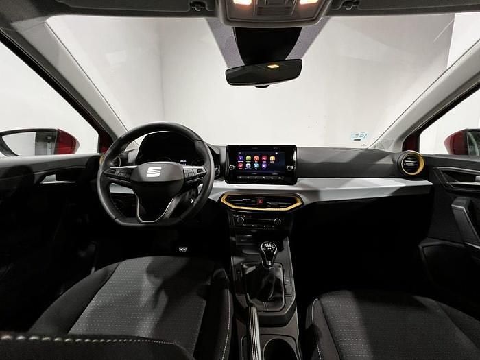 Usado Seat Ibiza Style Plus 110 CV (80 kW) 2021 Rojo