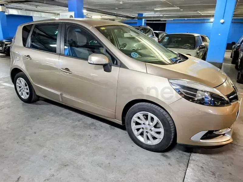 Usado Renault Scénic LIMITED 115 CV (84 kW) 2015 Beige Monovolumen