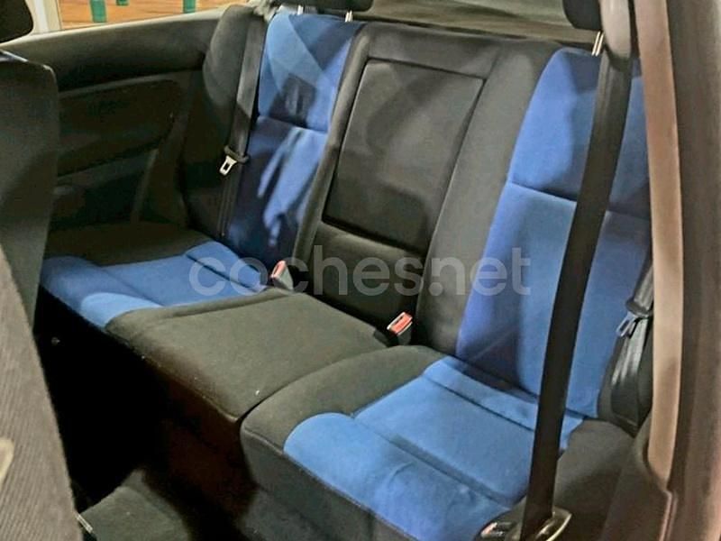Usado VW Golf IV 110 CV (80 kW) 2001 Azul Berlina