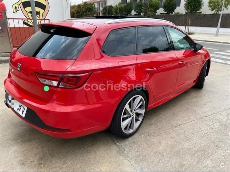 Käytetty Seat Leon ST FR 150 HP (110 kW) 2015 Punainen Farmari