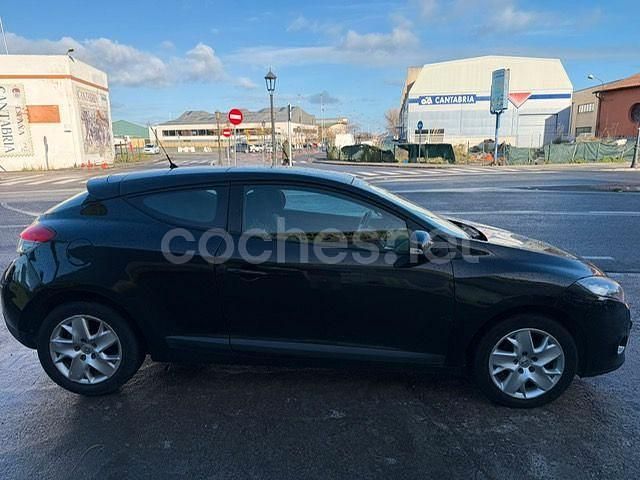 Usado Renault Mégane 90 CV (66 kW) 2012 Negro Berlina