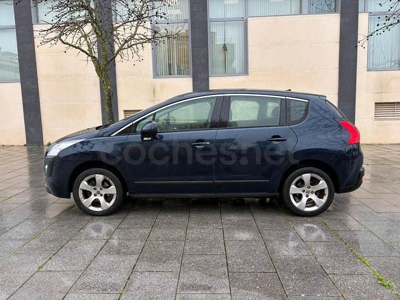Usado Peugeot 3008 Premium 112 CV (82 kW) 2010 Azul Familiar
