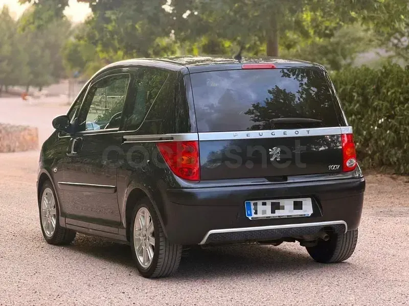 Usado Peugeot 1007 110 CV (80 kW) 2006 Negro Monovolumen