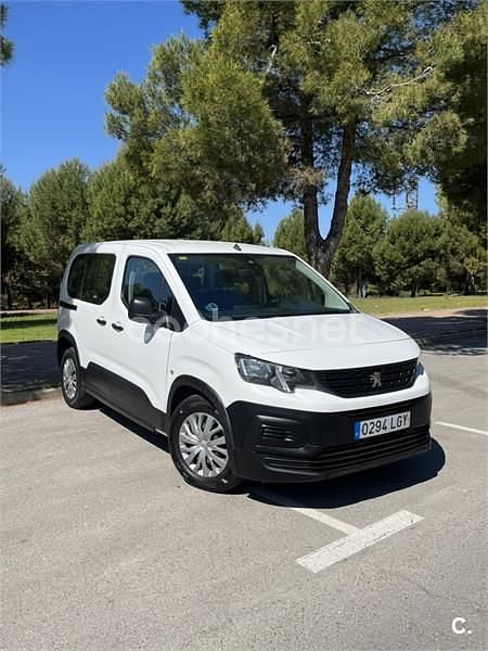 Usado Peugeot Rifter Access 100 CV (73 kW) 2020 Blanco Monovolumen