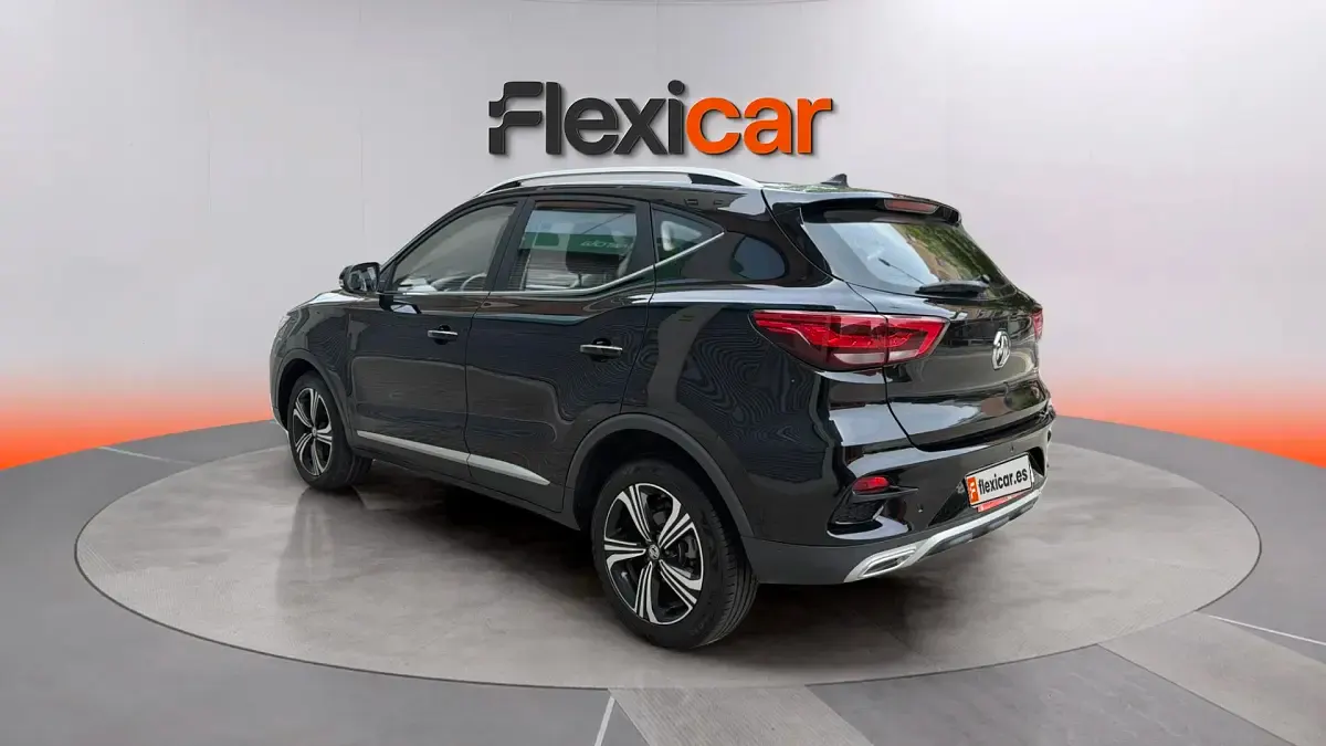 Usado MG ZS Luxury 111 CV (81 kW) 2022 Negro SUV