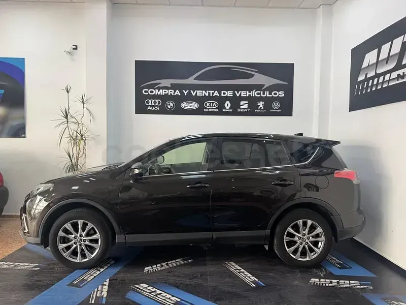 Usado Toyota RAV4 Advance 143 CV (105 kW) 2016 Marrón SUV