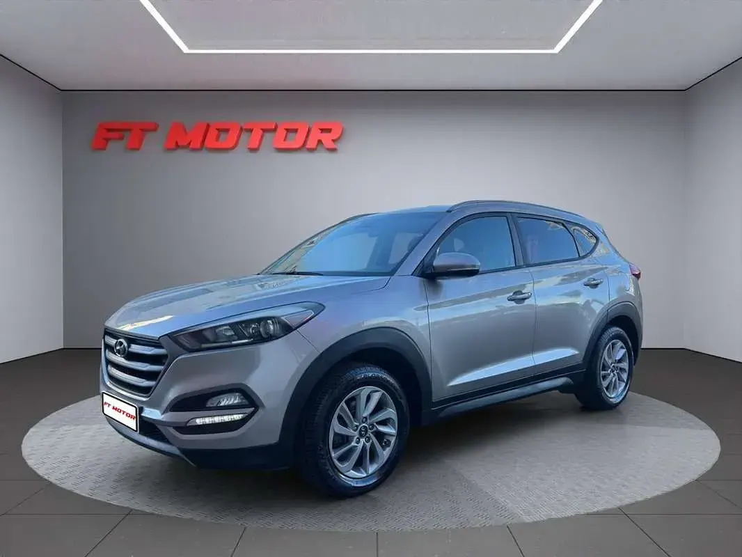 Usado Hyundai Tucson 114 CV (83 kW) 2016 Beige SUV