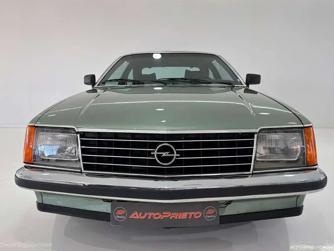 Usado Opel Monza GSe 180 CV (132 kW) 1981 Verde Coupe